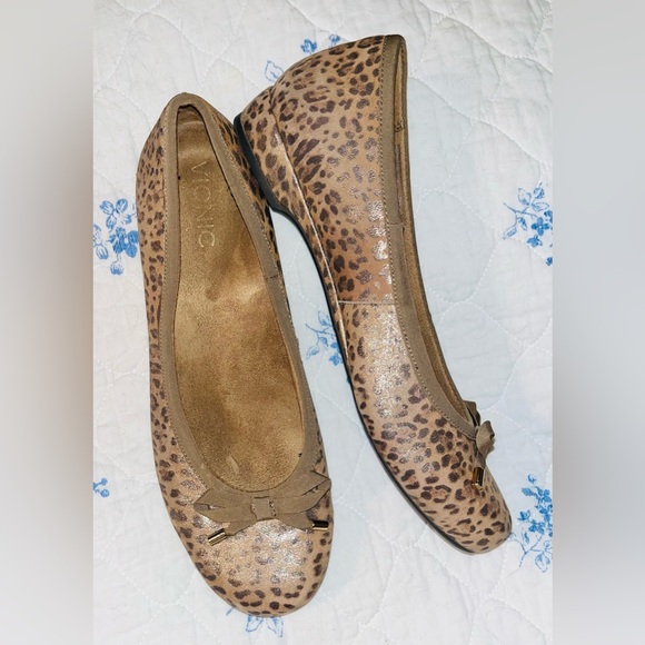 Vionic Shoes - Vionic Minna Leopard Print Leather Ballet Flats sz 10